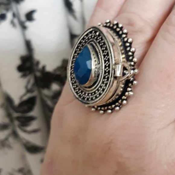 New Chalcedony 925 Silver Poison Ring. - Picture 5 of 8